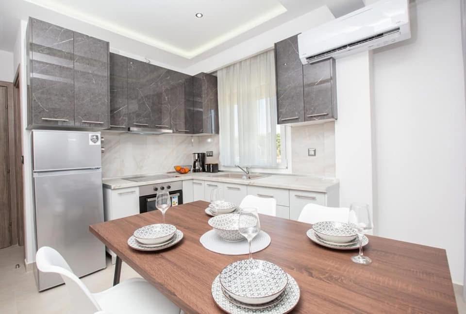 Marane Luxury Suites Nea Moudania Ngoại thất bức ảnh